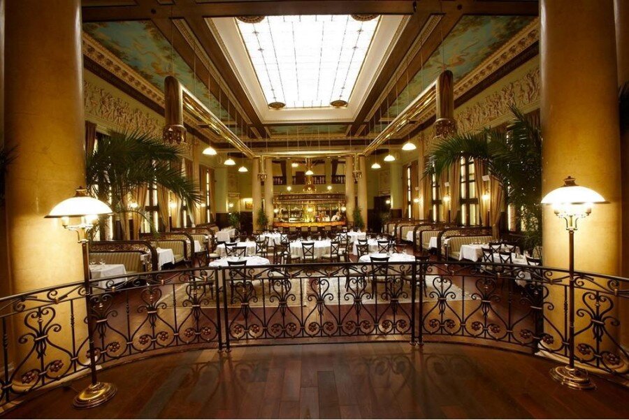 Это так называемые притоны,клубы 20-х годов.