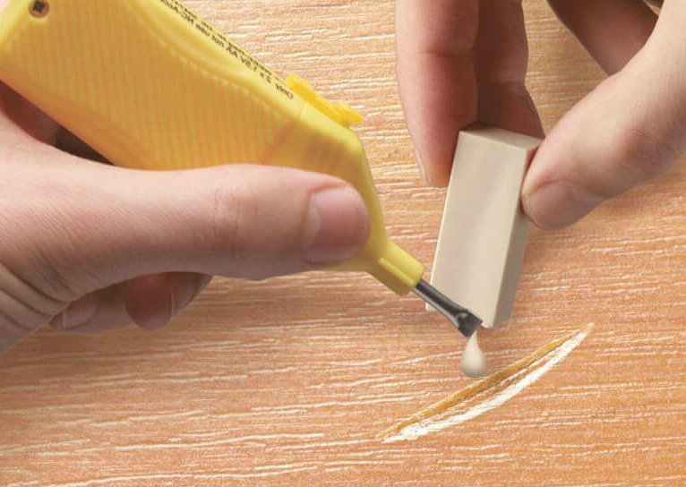 
Редкому предмету мебели удается избежать царапин в процессе эксплуатации. 