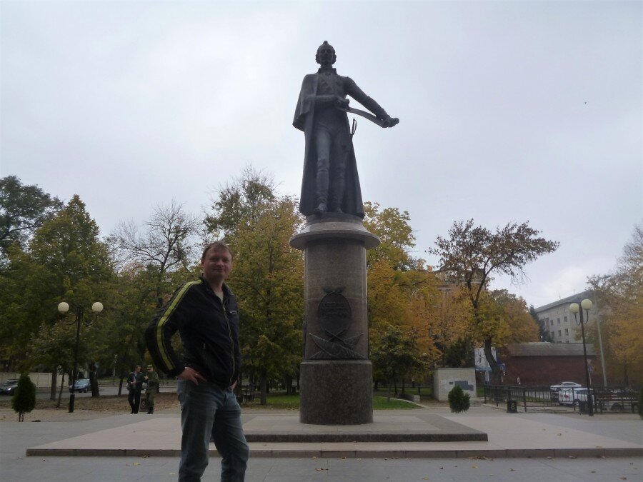  Памятник великому полководцу.