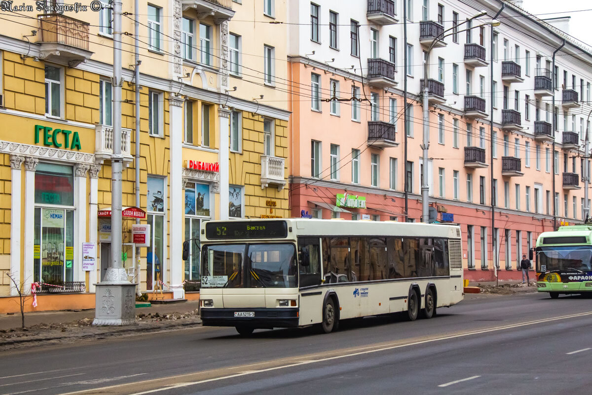Автобус МАЗ-107 на проспекте Ленина, Гомель. Фото: Максим Фандюшин