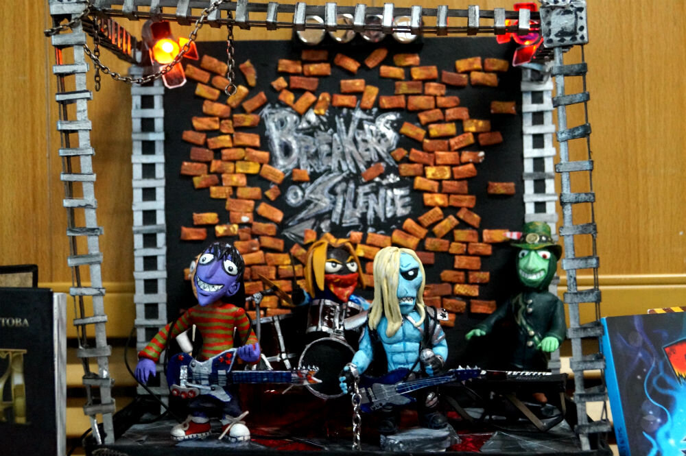 Инсталляция с героями последнего сборника комиксов