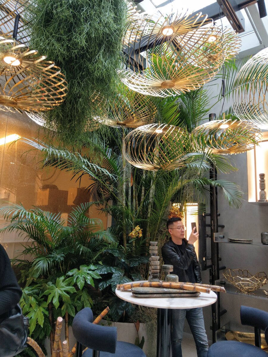 Ресторан Manzoni  британского дизайнера Тома Диксона