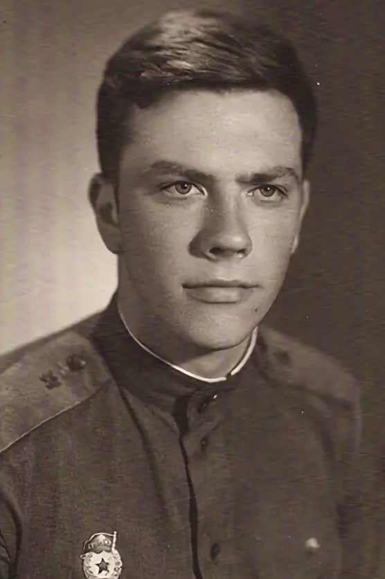 Дмитрий Крылов в молодости