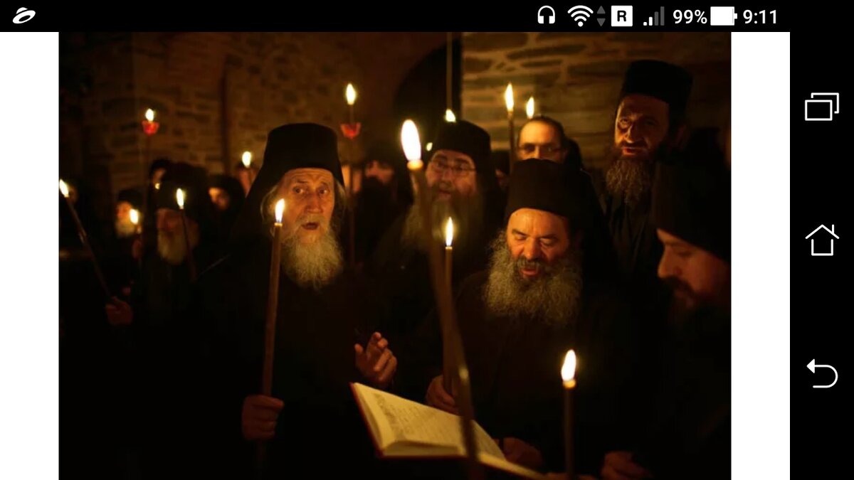 фото "Неусыпаемый псалтырь" - непрекращающаяся молитва о выздоровлении болящего