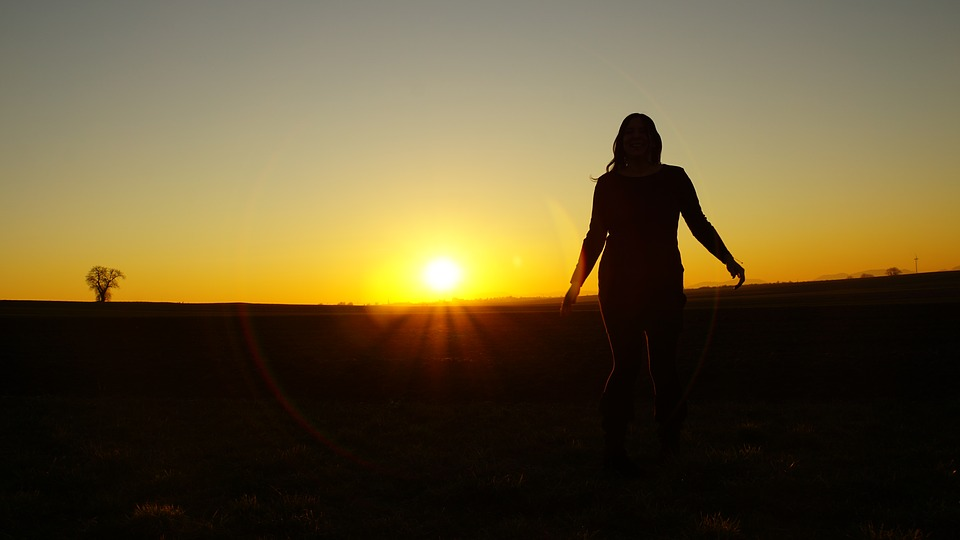 https://pixabay.com/ru/photos/%D0%B6%D0%B5%D0%BD%D1%81%D0%BA%D0%B8%D0%B9-%D0%B4%D0%B5%D0%BD%D1%8C-4042043/