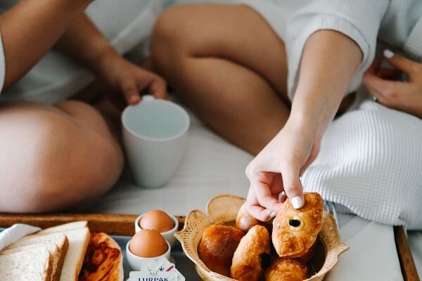 Рыбы всю жизнь шифруются под романтичных принцев, которые сражаются с драконами ради принцесс, и только единицы из дам узнают жуткую правду.