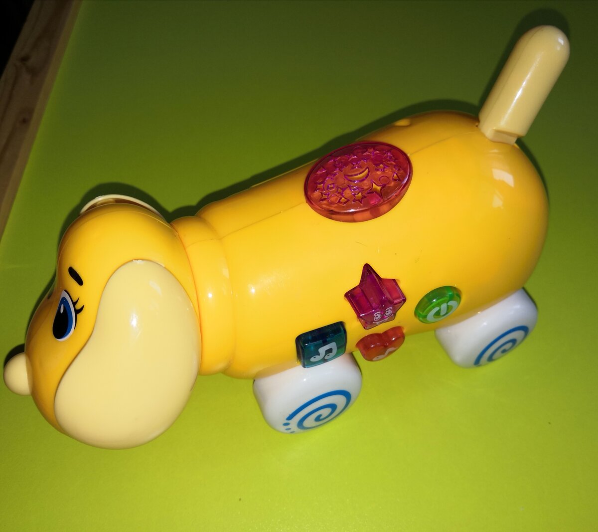 игрушка за 50 баллов. Больше баллов - круче подарок