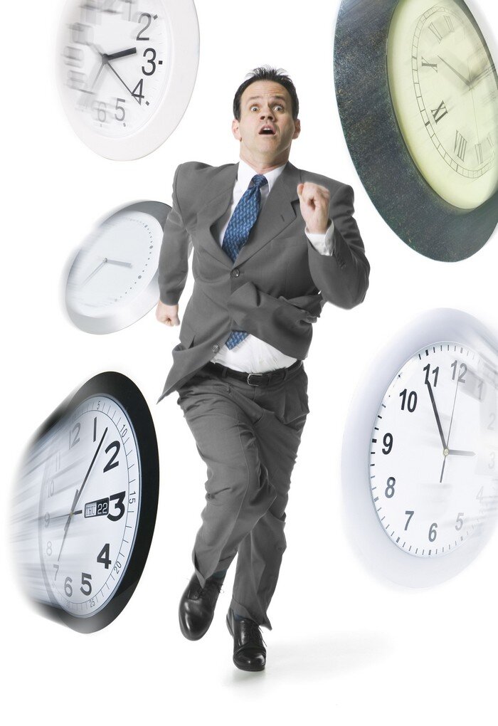 Тайм менеджмент фото. Люди часы работы. Человечек с часами. Люди часы работы. Тайм менеджмент картинки.