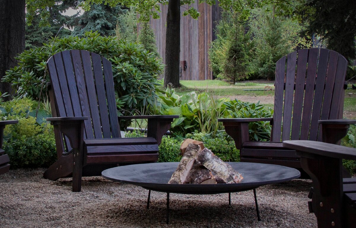 Чаша для костра на металлических ножках. CONCRETIKA.