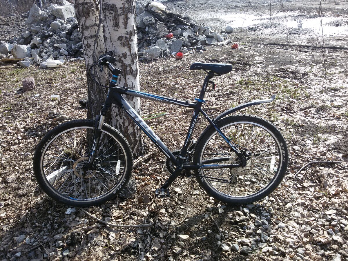 обычный горный велосипед начального уровня Стелс -650 навигатор на которых ездит большинство по городу