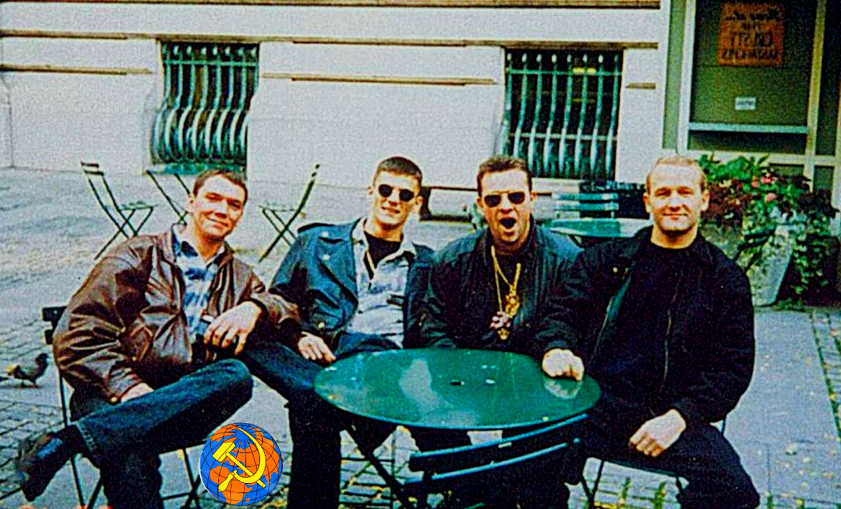 Мафия 90 х. Бандиты 90-х. Группировка 90х Универсам. Мафия из 90.