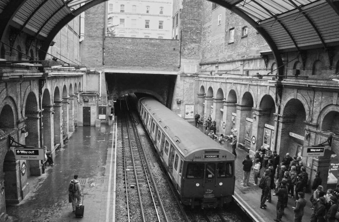 первое метро лондон