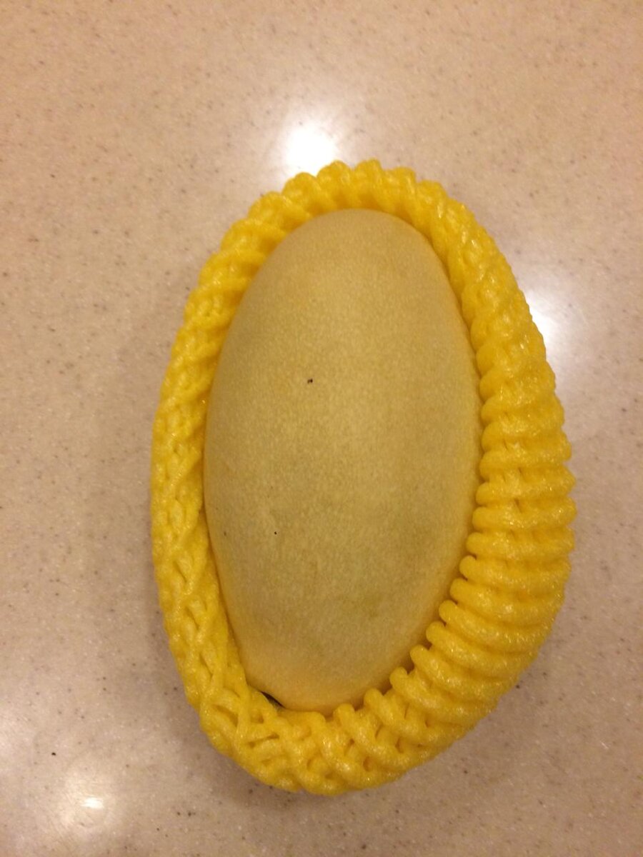 Манго и его косточка (в галерее)