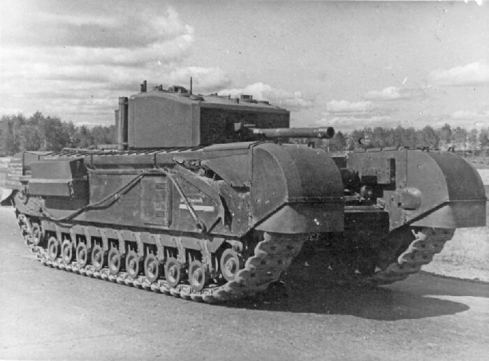 Фото Яндекс Картинки. Танк "Черчилль" из поставок в СССР