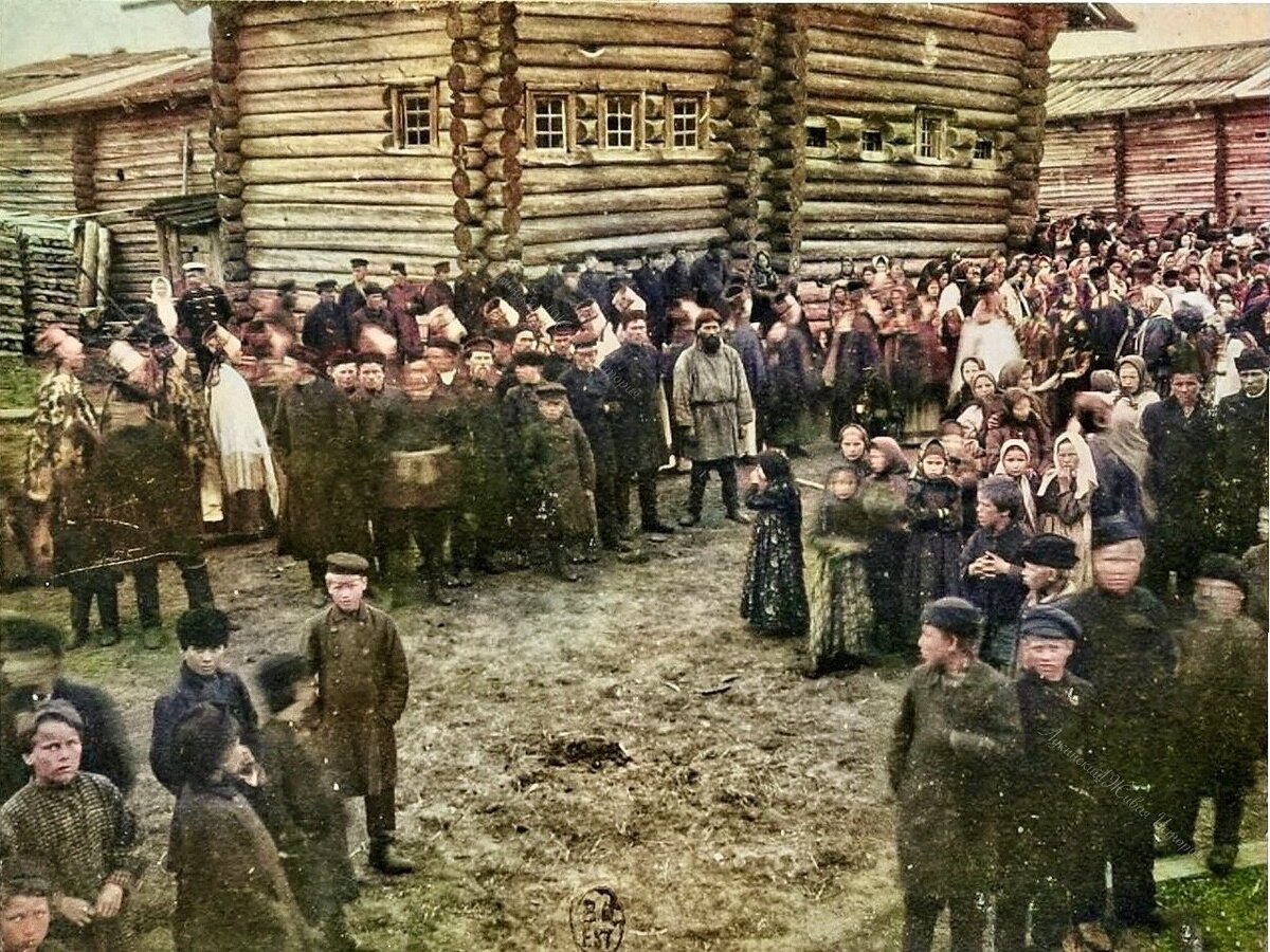 Детей в деревнях России было очень много, они будущее крестьянского рода