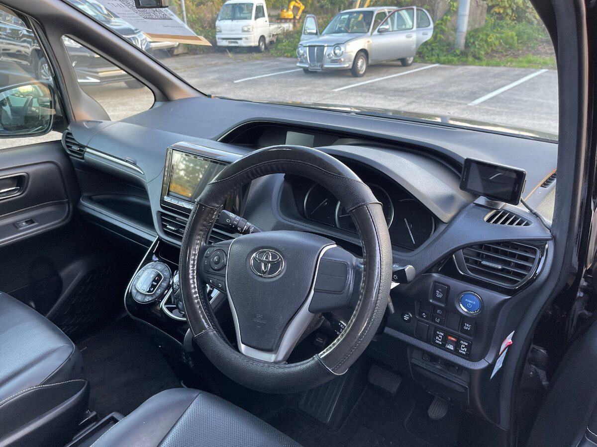 Фотоопись салона, листайте.