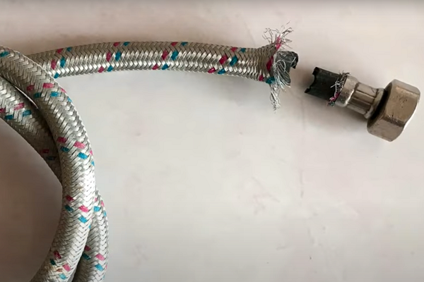 Ремонтируем рваный шланг