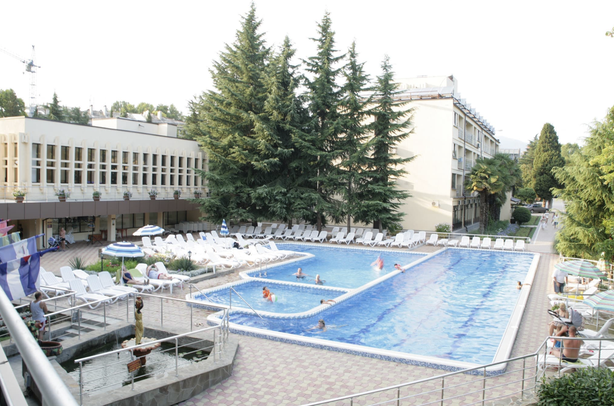 Отель голден алушта. Санаторий Golden Resort Алушта. Санаторий Голден Крым Алушта. Отель Голден Резорт Golden Алушта Крым. Санаторий золотой Колос Алушта.