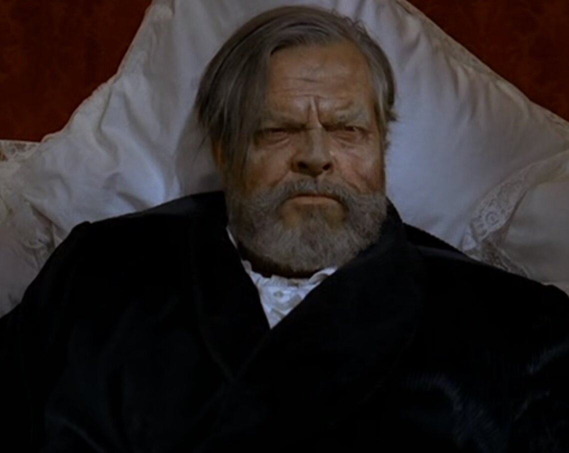 Великолепный Орсон Уэллс в роли Кассавиуса