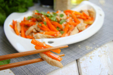 Салат с курицей и корейской морковкой (68 фото)
