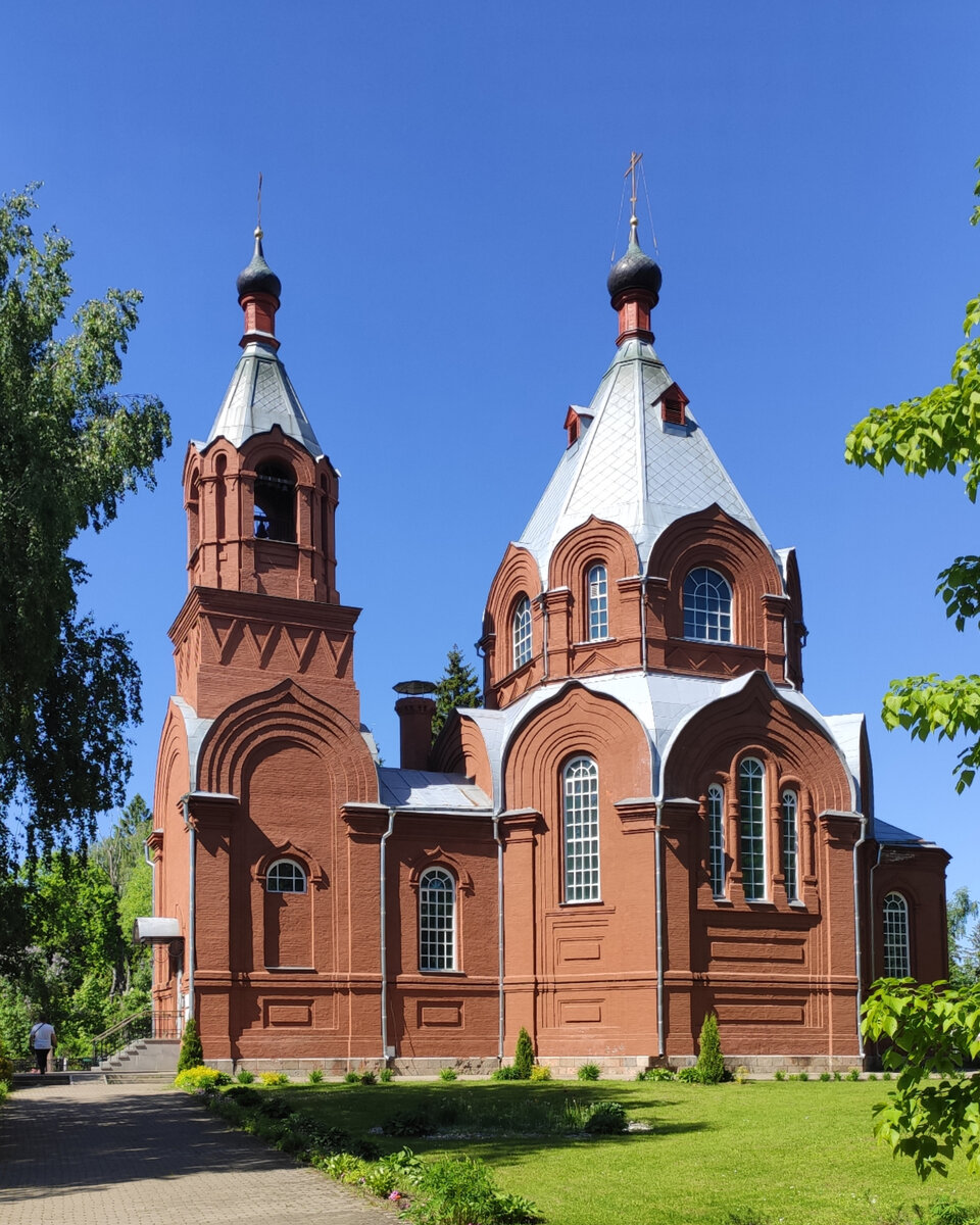 Успенская церковь в Тучково  Московская епархия (областная). Рузское благочиние Церковь. Действует.   Престолы: Успения Пресвятой Богородицы.-2