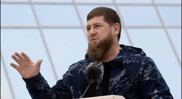 Кадыров после заявления Зеленского о планах вернуть Лисичанск посоветовал ему бежать.