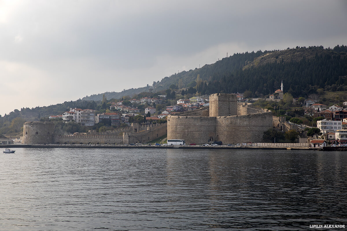 Крепость Килитбахир (Kilitbahir Kalesi) - Морская крепость - деревня в Турции (Turkey). (GPS координаты:40.147716, 26.379610)