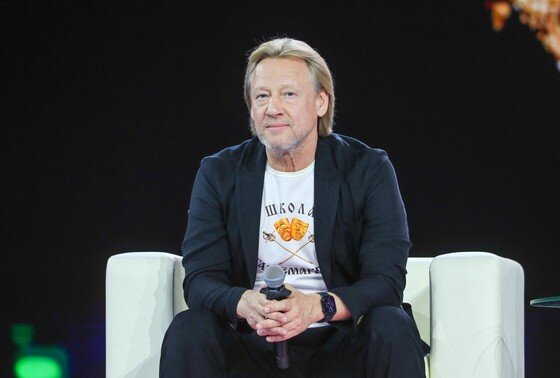    Дмитрий Харатьян