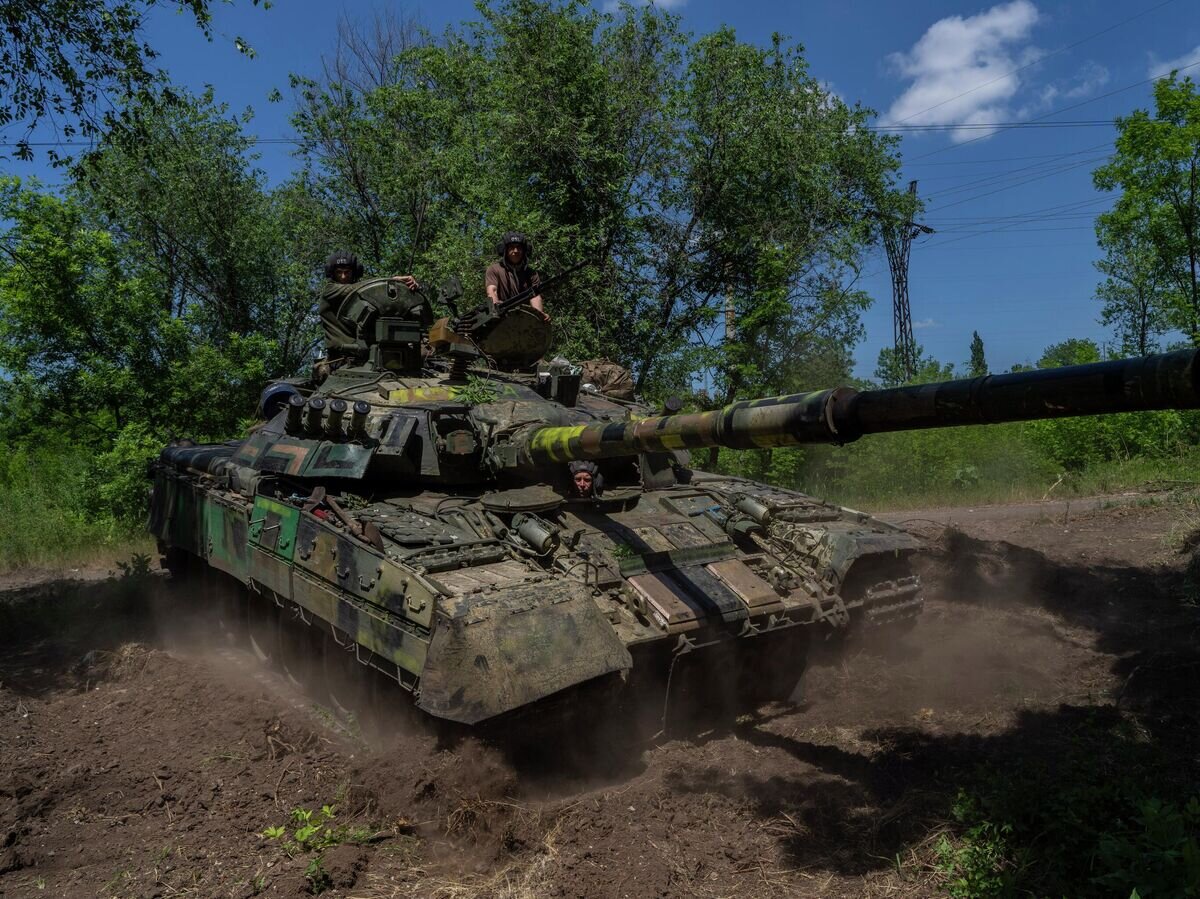    Украинские военнослужащие в Донецкой области© AP Photo / Bernat Armangue