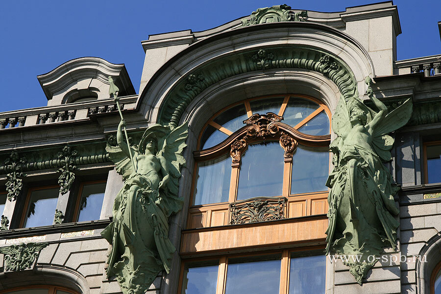 Купол зингера в санкт-петербурге. Дом зингера часы работы. Дом зингера. Здание зингер. Выборг дом зингера.