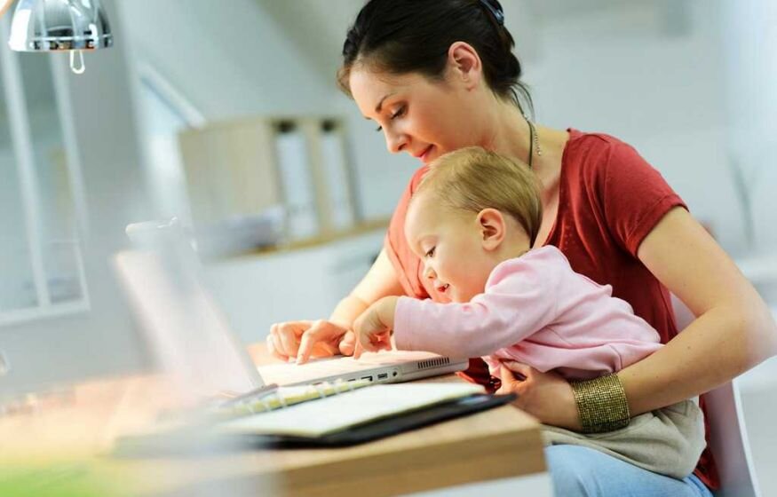    Удаленная работа в декрете. Как Госдума планирует увеличить доход россиянок