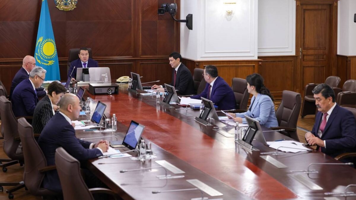    Фото: пресс-служба премьер-министра Август Макаров