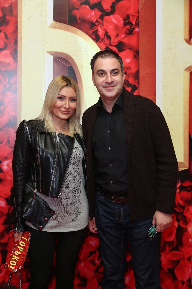 жена гарика мартиросяна. мартиросян жена. жена гарика мартиросяна. гарик мартиросян семья. гарик мартиросян с супругой жанной.