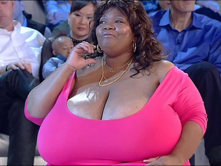 7 женщин с самой большой грудью в мире