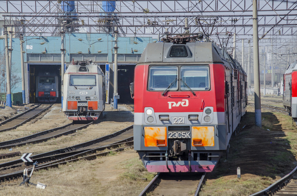 Ж д 15. 3эс5к Хабаровск депо. Станция локомотивное депо Хабаровск. Локомотивное депо Чита. Чита локомотивное депо электровозы.