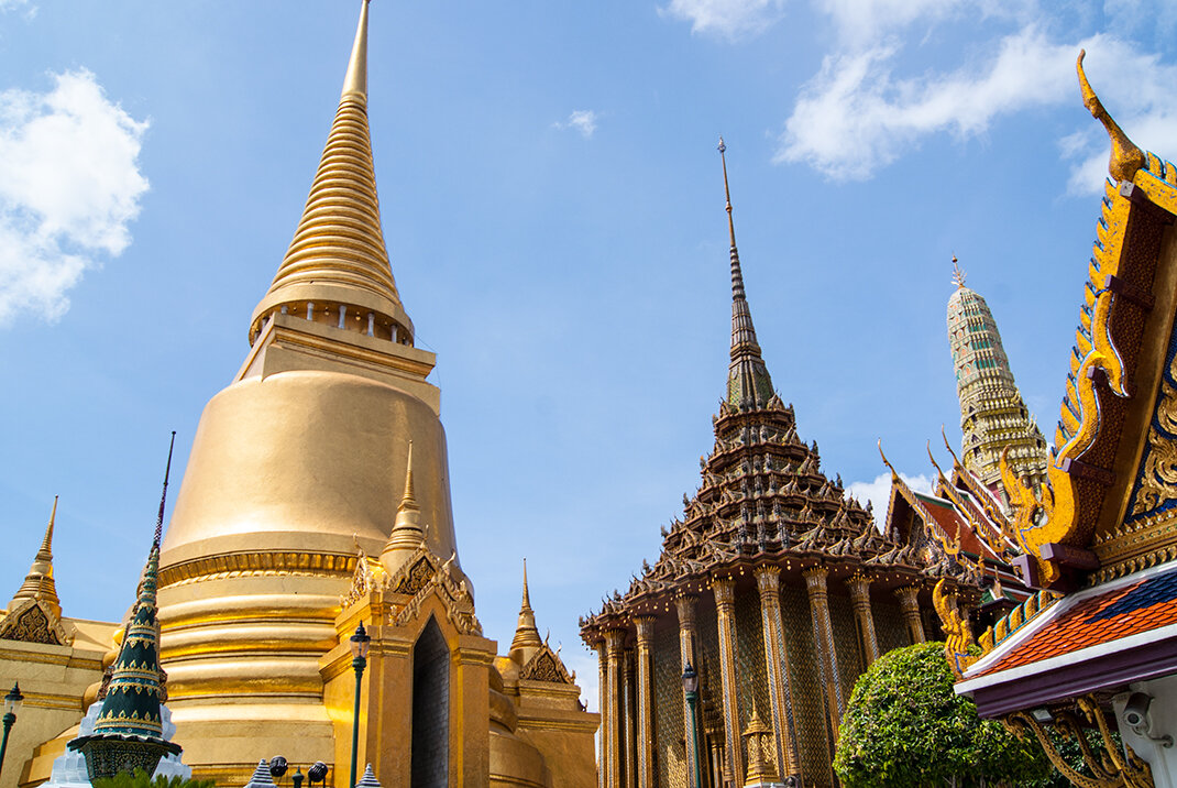 На территории Большого дворца