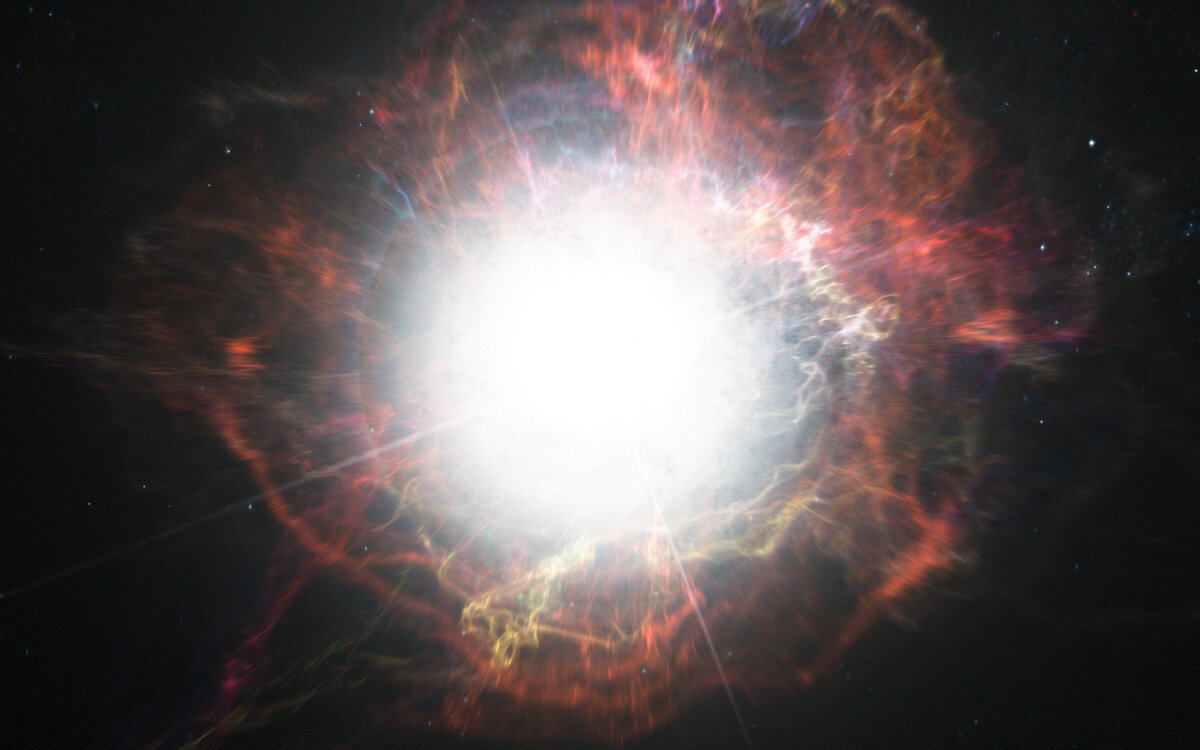 Старая новая звезда. ASASSN-15lh. Сверхновая звезда Бетельгейзе. Взрыв Бетельгейзе вид с земли сверхновой. Взрыв сверхновой звезды.