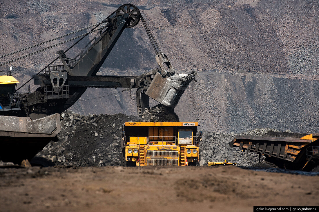 Уголь дальний восток. Уголь дальнего востока. Уголь дальнего востока. Драглайн для карьеров. Ерковецкий угольный разрез.