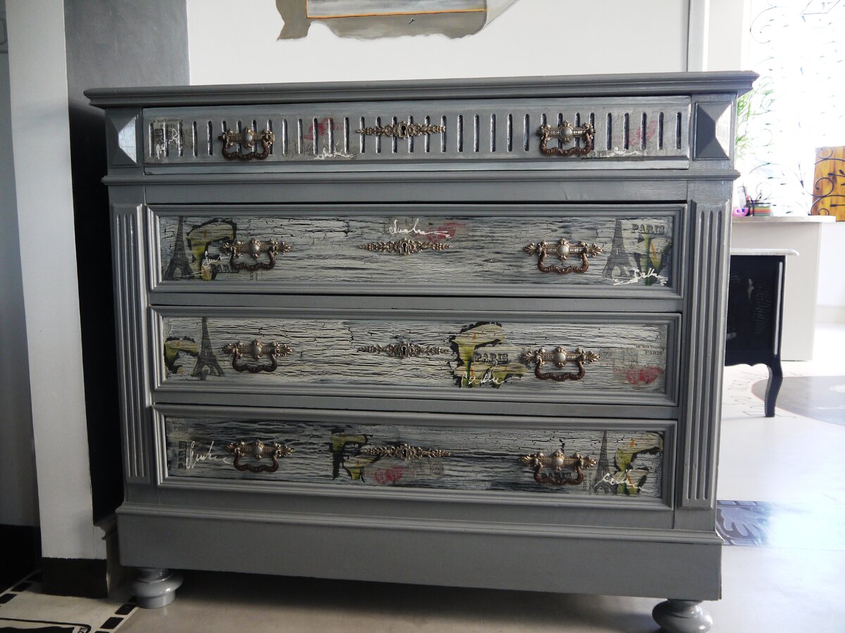 Комод, декорированный в моей мастерской