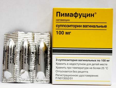 Тержинан. Форма выпуска средства – вагинальные таблетки. Тержинан не имеет противопоказаний и допускает сочетание с другими препаратами, поэтому его уместно применять в комплексном лечении молочницы. Продолжительность курса лечения составляет 10 (реже – 20) дней, дозировка – одна таблетка в сутки. Таблетку смачивают водой и вводят глубоко во влагалище перед сном.
