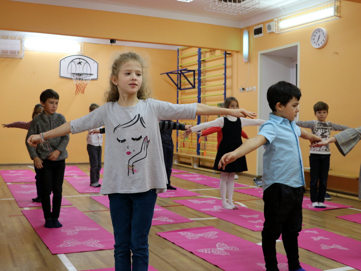 Развивающая гимнастика в школе «Золотое сечение» 