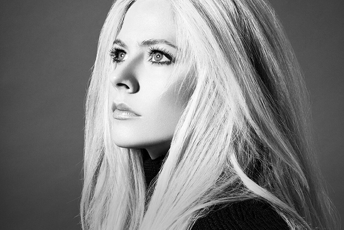 Avril head above. Avril Lavigne head above Water.