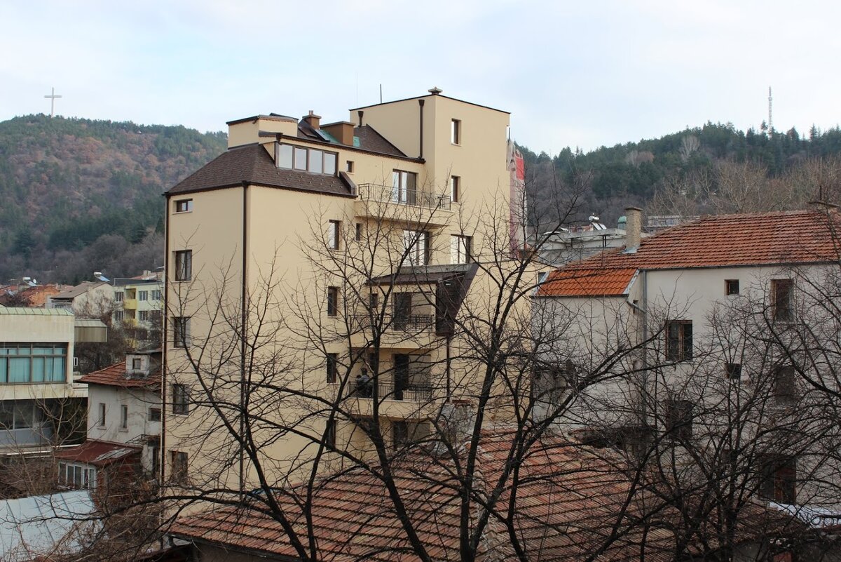 Заканчивается строительство жилого дома. Декабрь 2017 года