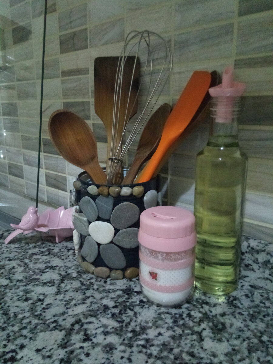 Предметы интерьера своими руками: ваза из железной банки