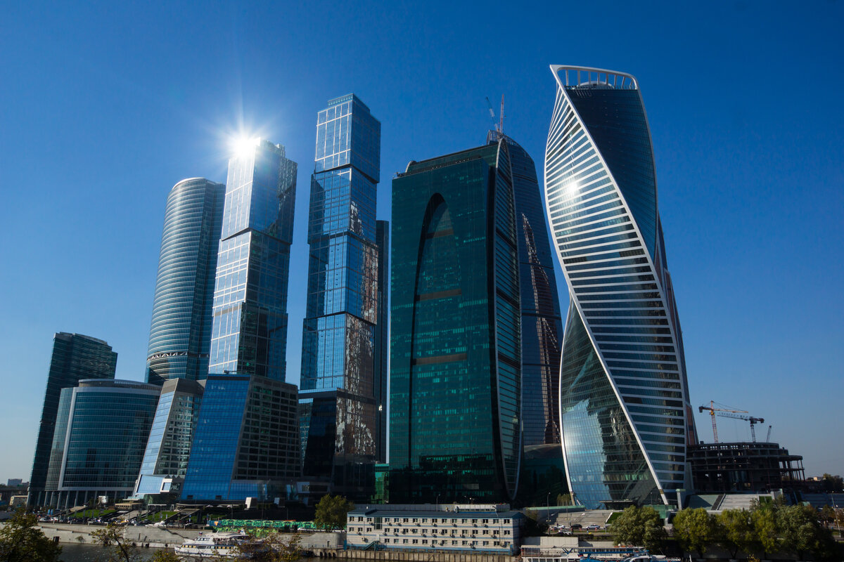 В Москва-Сити начались подготовительные работы к строительству самого высокого жилого небоскреба в Европе, сообщил журналистам заммэра Москвы по вопросам градостроительной политики и строительства Марат Хуснуллин.