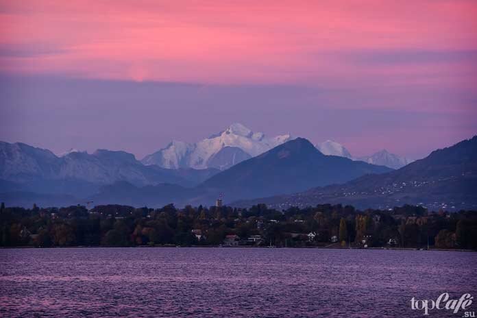  Уютно расположившись среди Альпийских вершин, Женевское озеро занимает второе место в Европе по размерам после озера Балатон, а вот среди Альп оно абсолютный лидер.