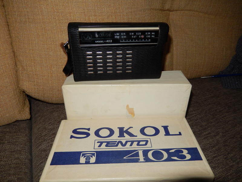 Экспортный карманный радиоприемник Sokol-403 олимпийского выпуска 1980 года