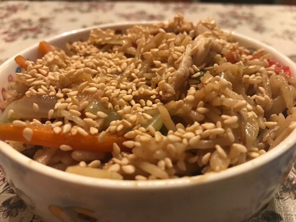 Рецепт: Китайский рис с курицей 🇨🇳 🍗 ⠀ Жареный рис — классика китайской | Instagram