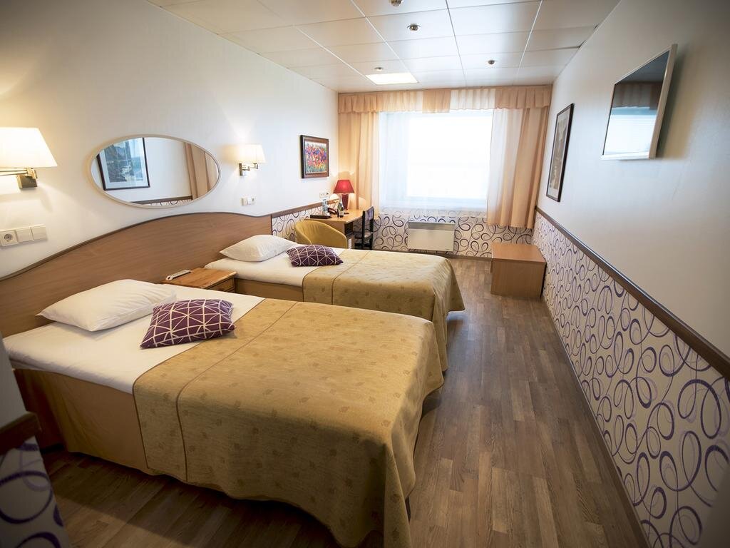 Фото с букинга, сами ночью не сфотографировали)