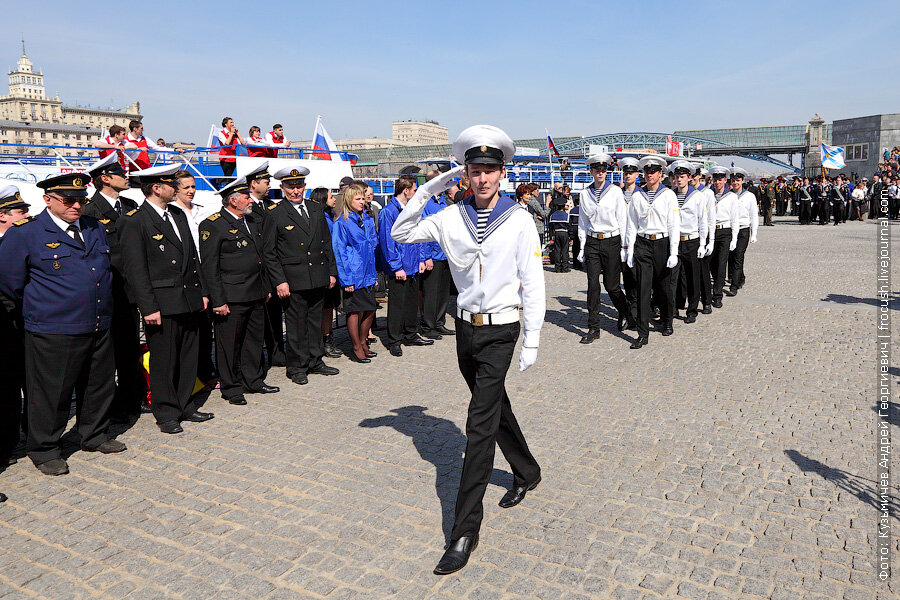 Московский государственный водного транспорта. Речники на параде. МГАВТ Речников. Курсанты речники парад. МГАВТ на параде.